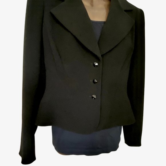 Max Mara Cropped Black Jacket | Pianoforte Collezone | Business Casual - Picture 3 of 10
